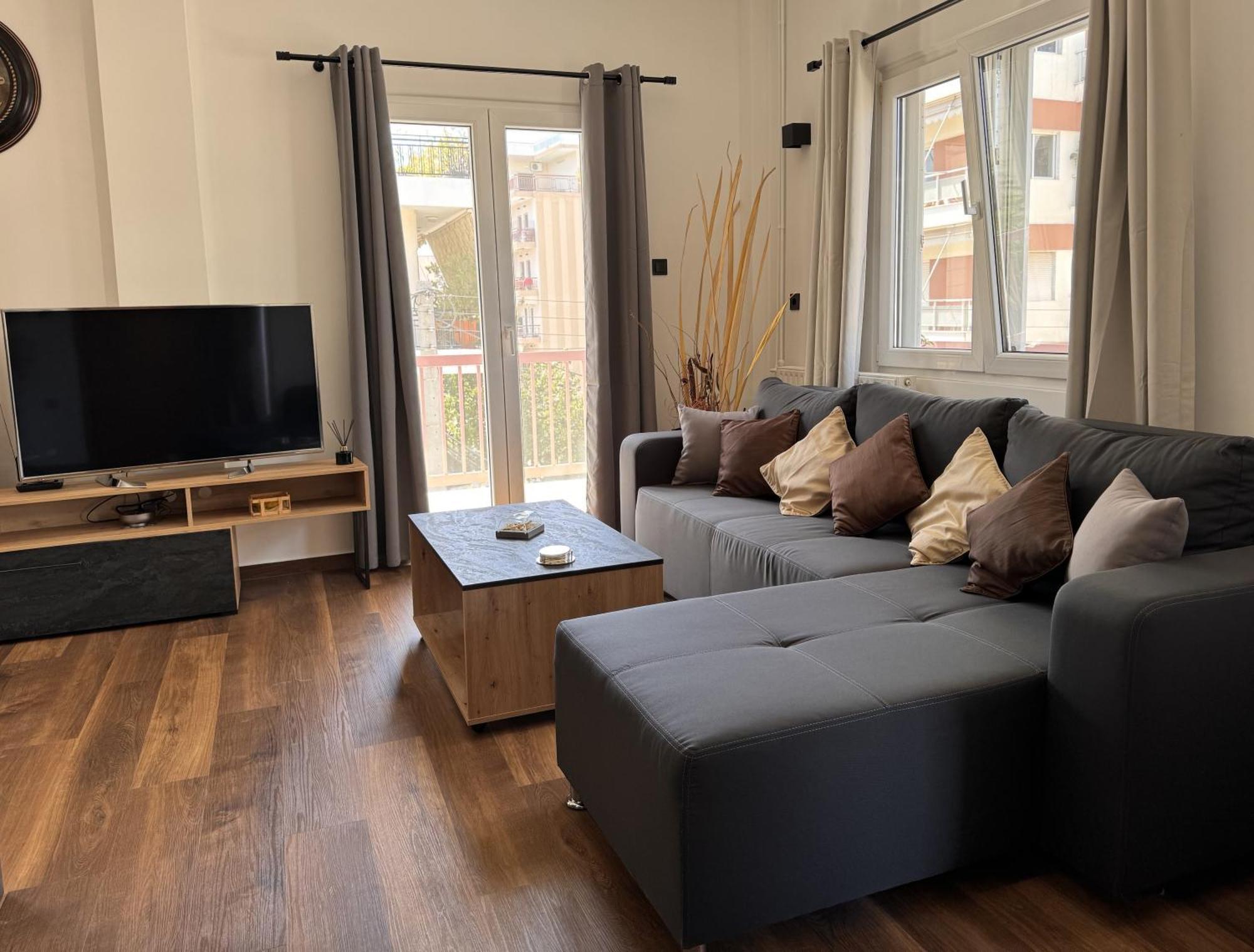 Navaro Apartments พาทรา ภายนอก รูปภาพ