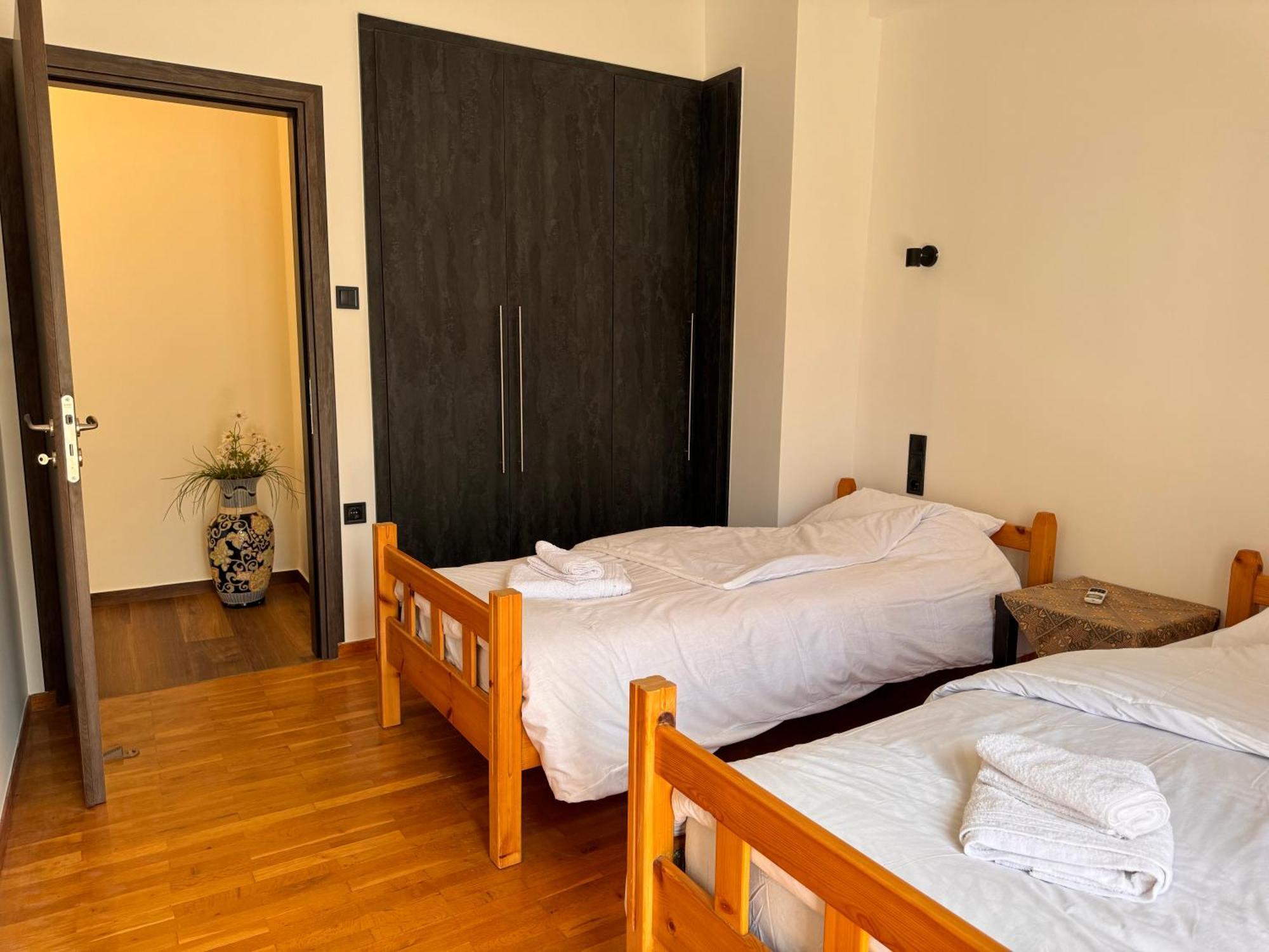 Navaro Apartments พาทรา ภายนอก รูปภาพ