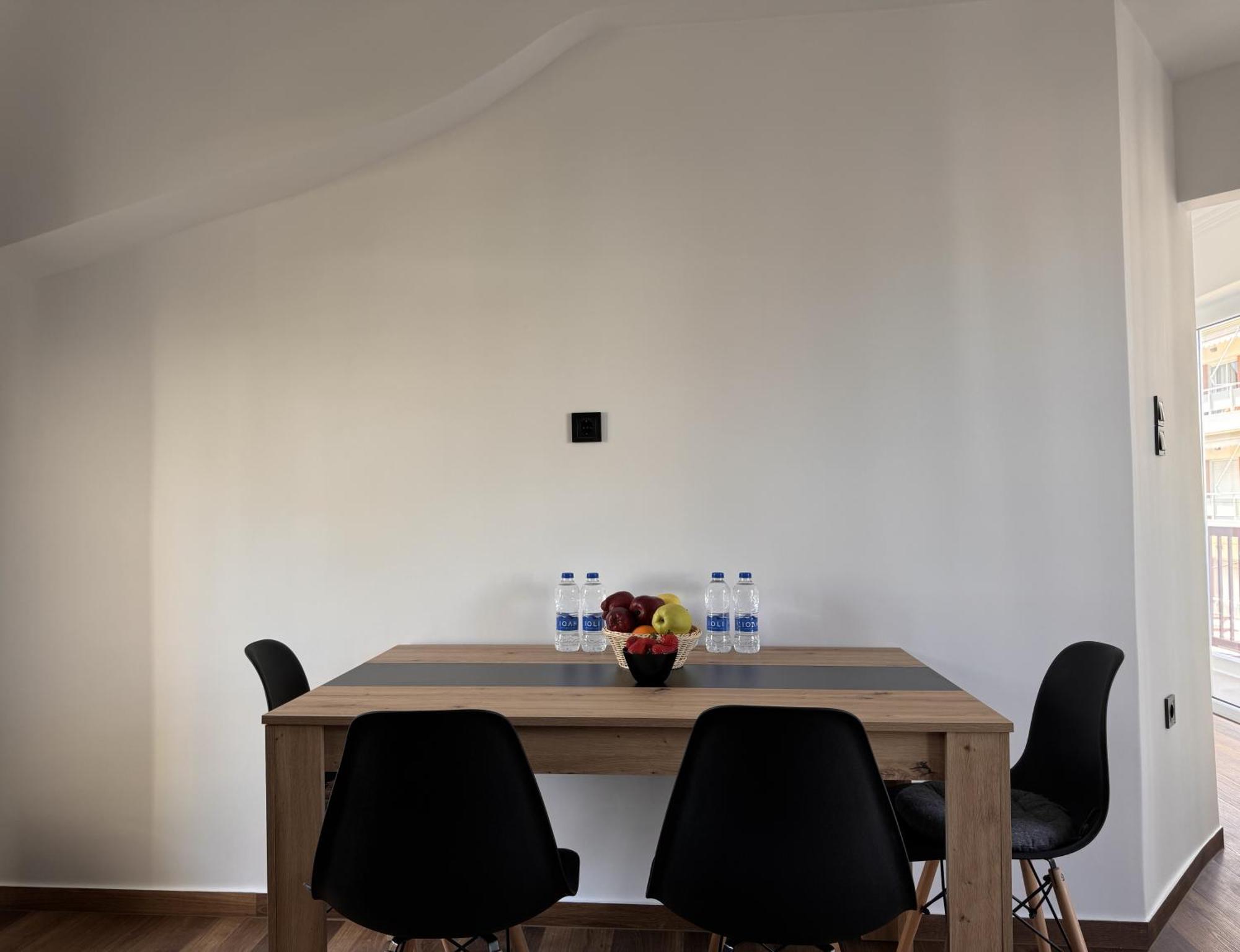 Navaro Apartments พาทรา ภายนอก รูปภาพ