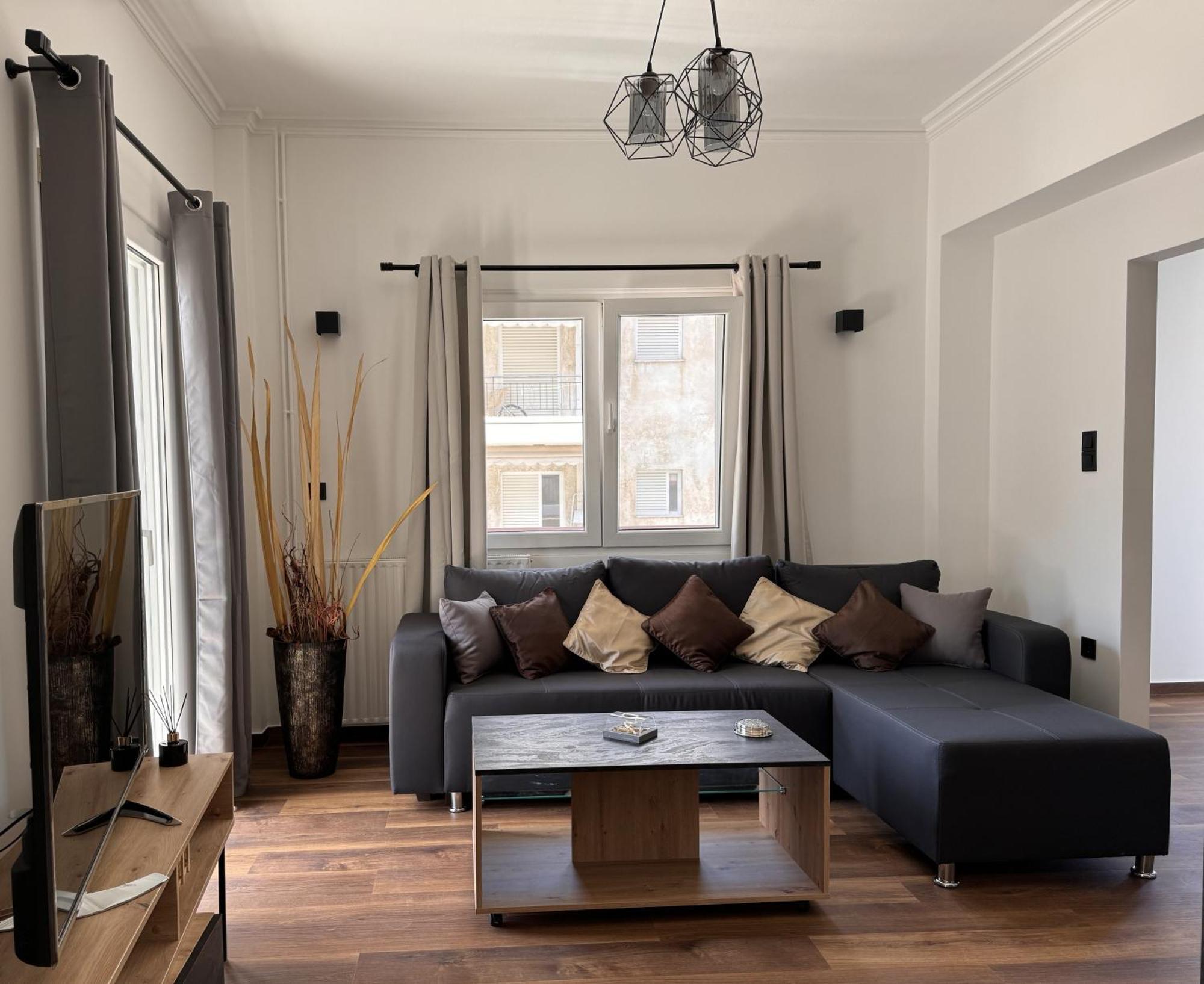 Navaro Apartments พาทรา ภายนอก รูปภาพ